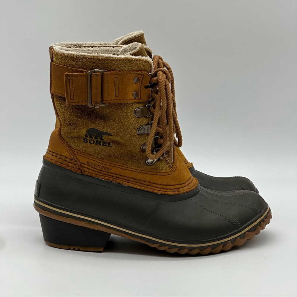 Sorel Fancy Lace II Waterproof Boot. Size 6